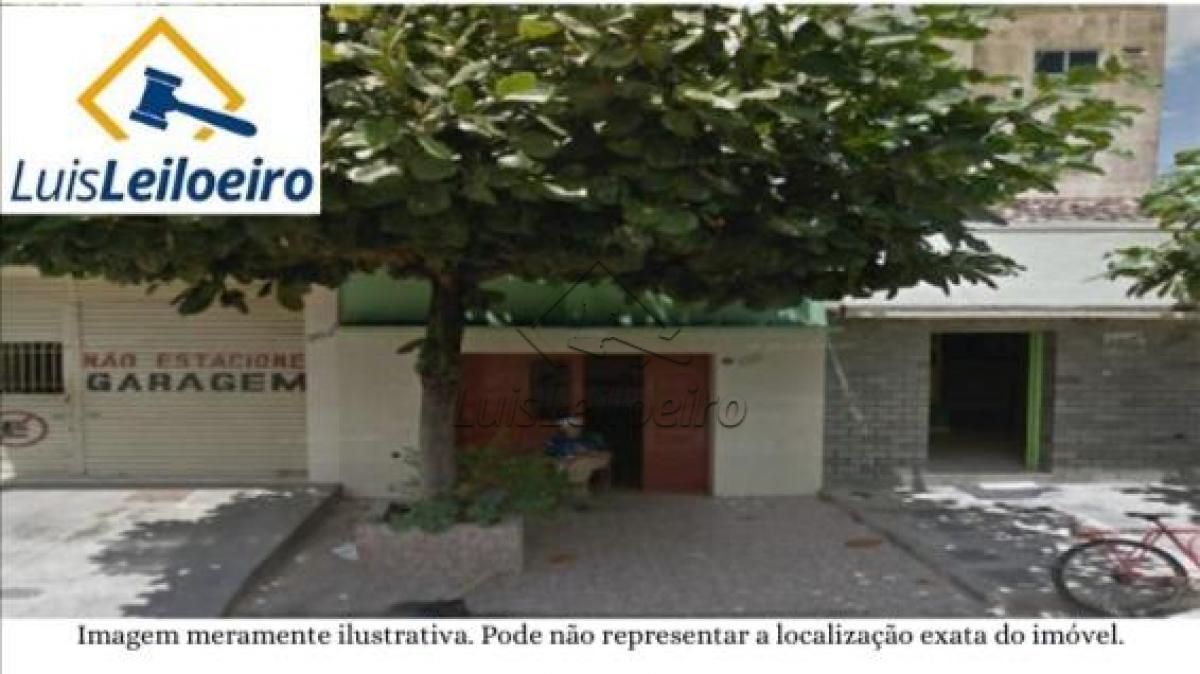 Salão na Rua Luiz Pereira das Neves, 111, Santa Cruz do Capibaribe/PE, mede 4,10X3,90m, localizado na parte de trás do imóvel localizado na Rua João Balbino, 198.